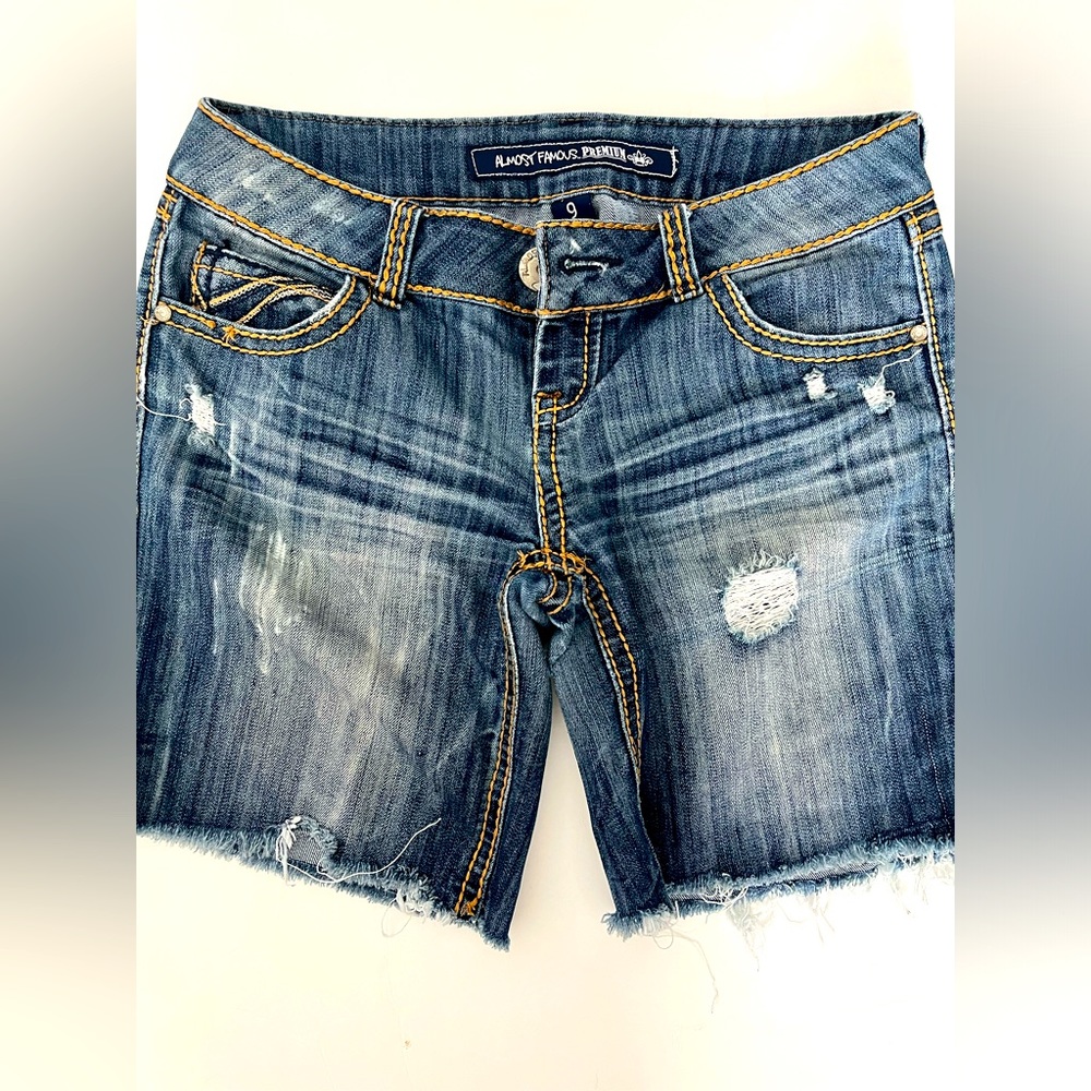 Almost Famous Distressed Denim Cutoff Shorts | Size 9